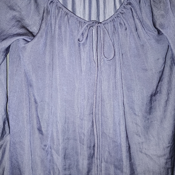 Women's Blouse - Picture 3 of 6